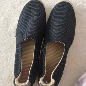 Super cute TOMS shoes